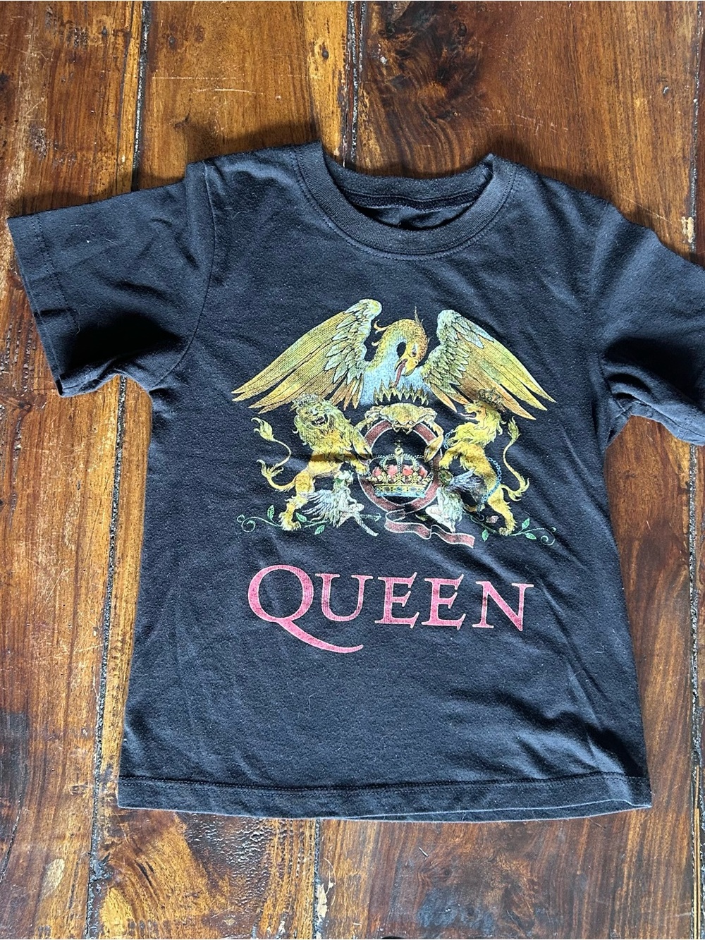 Que Black Kids Tee with Queen Crest in Gold and Red